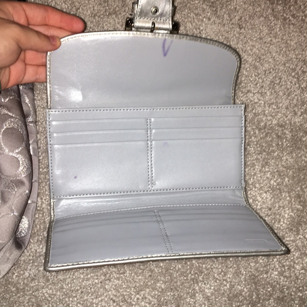 Coach purse! 🤩 ‼️‼️Authentic ✅‼️‼️ - Picture 7 of 8